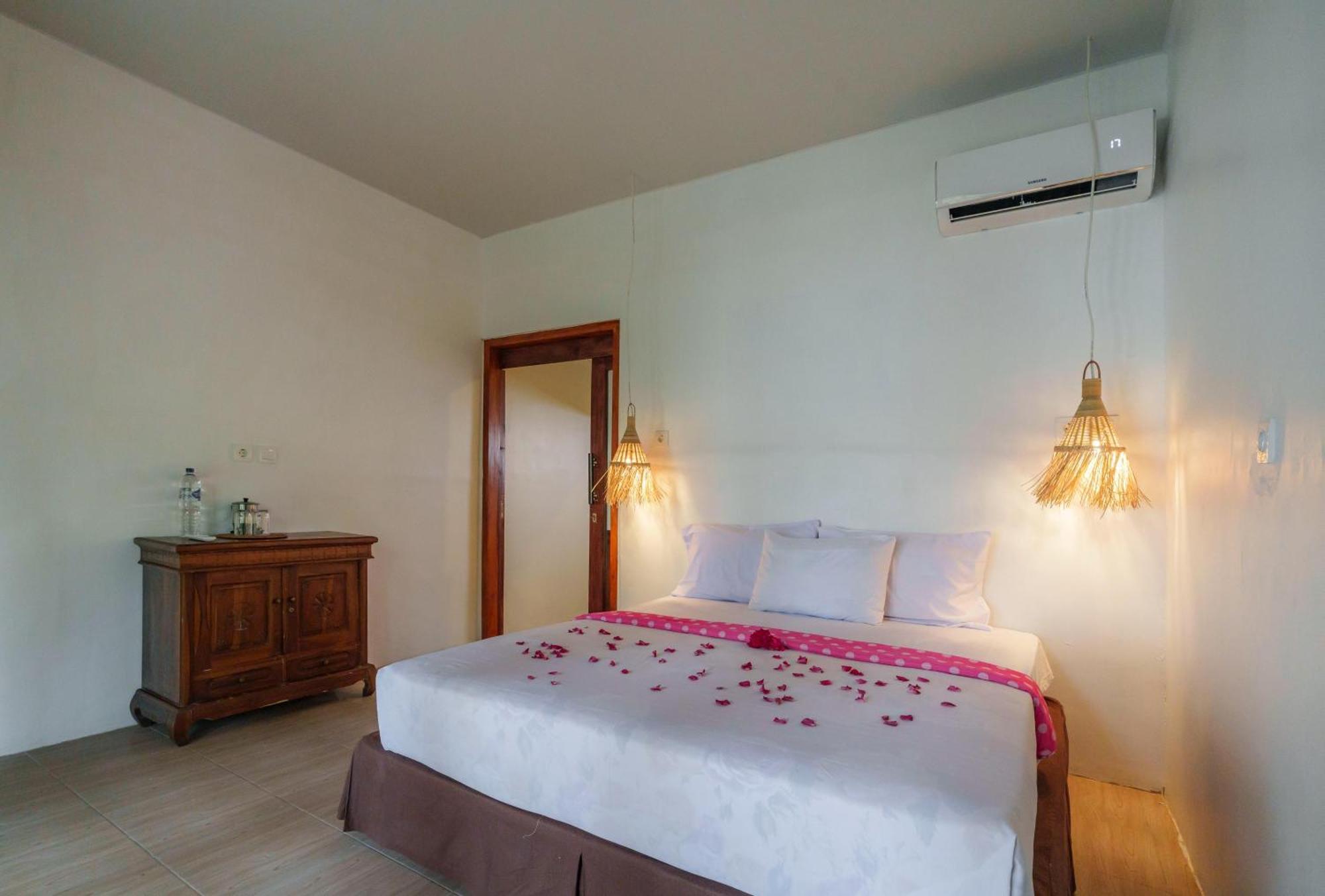 Anjani Larva Cottage - Homestay And Eatery Senaru Exterior photo