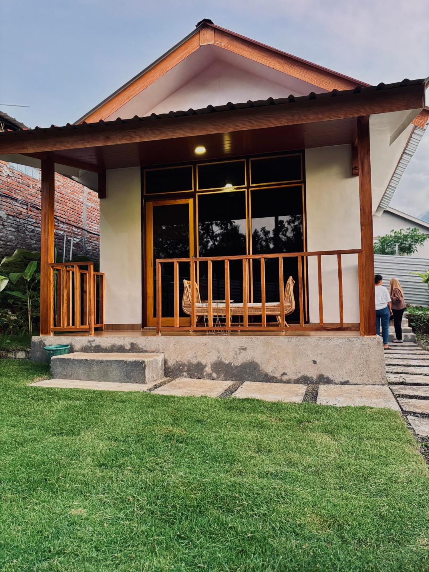 Anjani Larva Cottage - Homestay And Eatery Senaru Exterior photo
